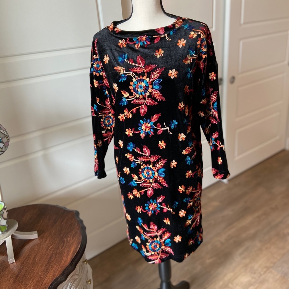 NWT Embroidered Uncle Frank Velvet Dress